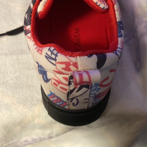 Rocawear women sneakers, size 8 , white with multi color graffiti, red footbed - Picture 2 of 8